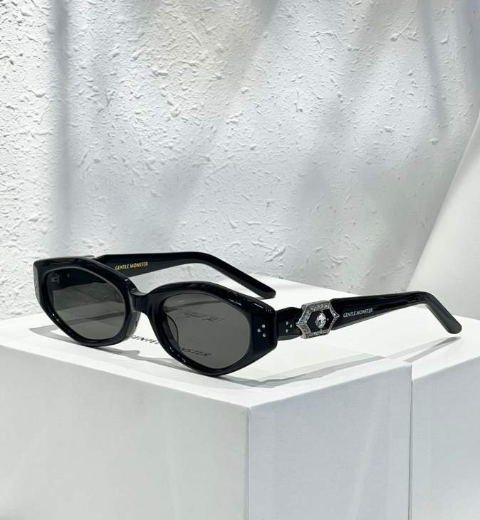 Picture of Gentle Monster Sunglasses _SKUfw66670355fw